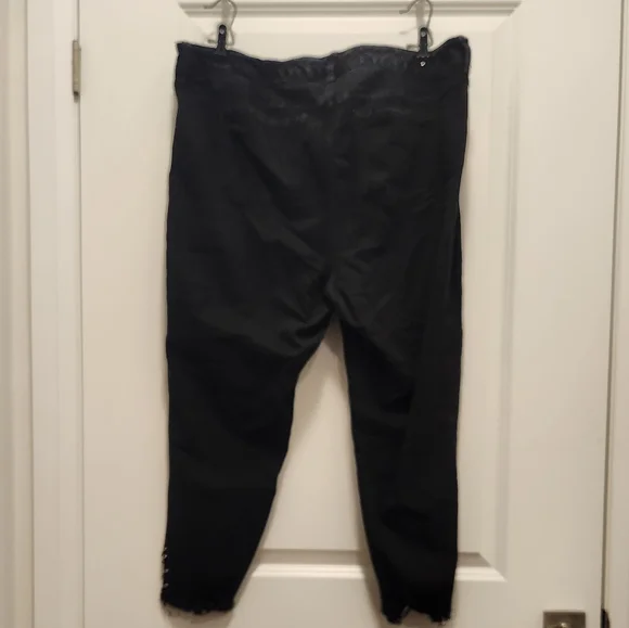 Jeans - Picture 3 of 4